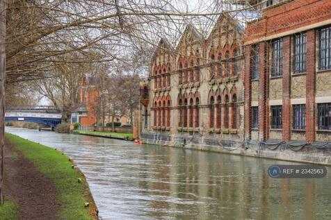 The River Thames Walks, Only a 2 Minutes Away.