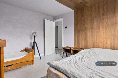 Bedroom1 With Super King Size Bed