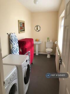 Ground Floor Wc, With Washer &amp; Dryer