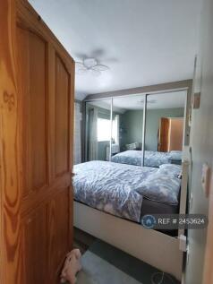 Bredroom1