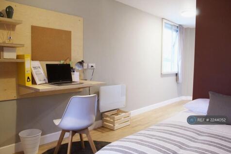 Bedroom And Desk