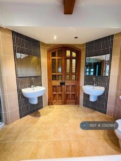 Master En-Suite
