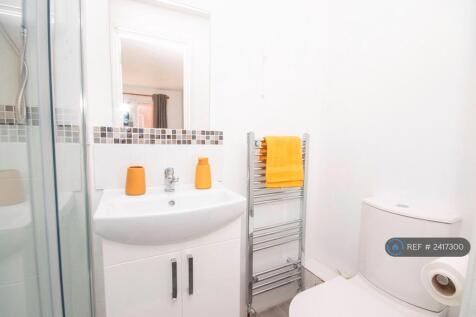 Bedroom 2 En-Suite 