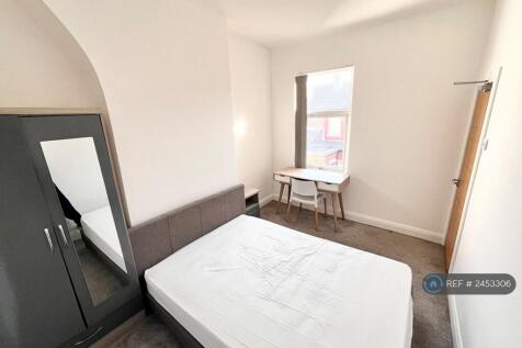 Middle Bedroom