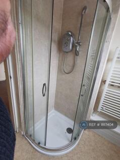 Shower Enclousure