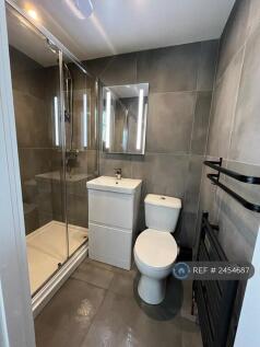 Room 1 En-Suite