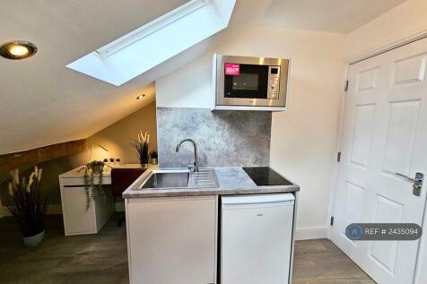 Studio Room 6 Kitchenette