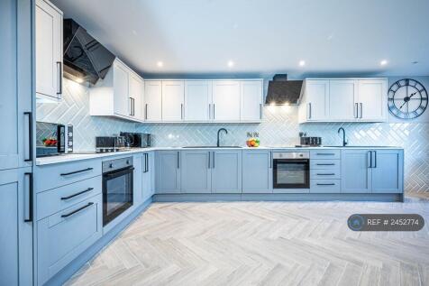 Communal Kitchen 