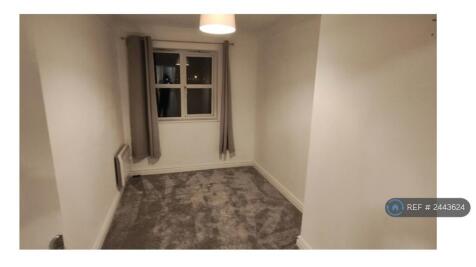 Large Single Bedroom