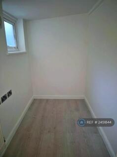 Home Office / Walk-In Wardrobe