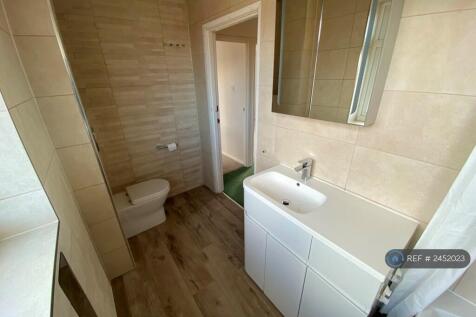 Bathroom &#43; Toilet