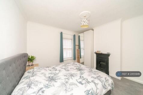 King Size Bedroom (2)