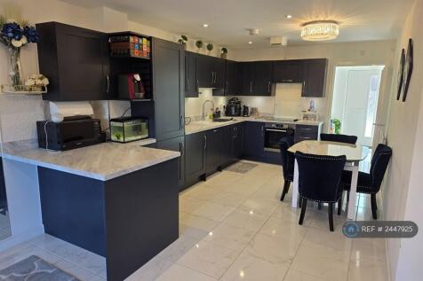 Kitchen/ Dining