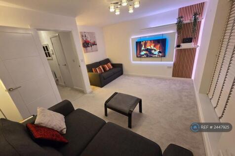 Bedroom 1 / Sitting Room  
