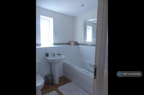 Middle Floor Bathroom
