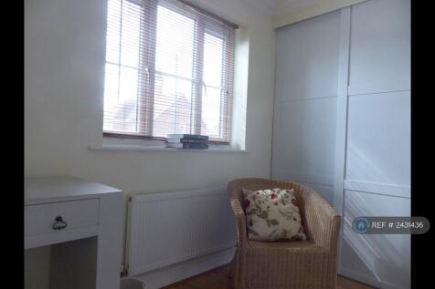 Bedroom 2/Study