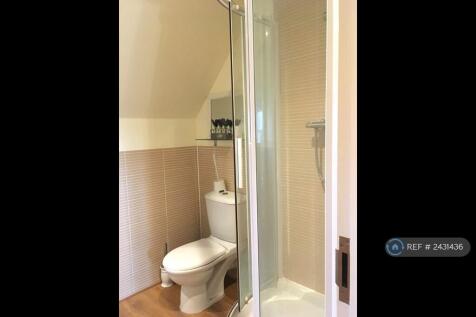Top Floor Ensuite Bathroom