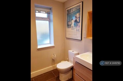 Ensuite Bathroom 