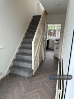 Entrance/Stairway