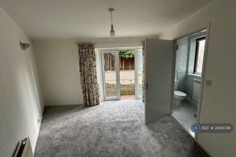 Downstairs Bedroom With Ensuite