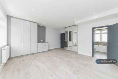 Master Bedroon With Ensuite
