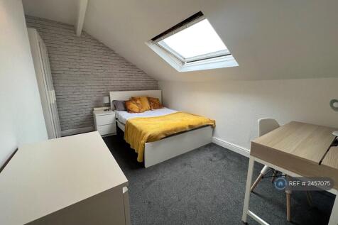 Top Floor Bedroom Room 2