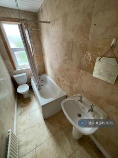 Middle Floor Bathroom