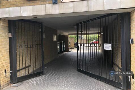 Gated Car Park/ Off Road Parking/ Fob Entry