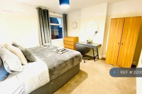 Bedroom 2 With Dressing Table/Desk