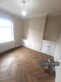 Front Lounge/Bedroom 3
