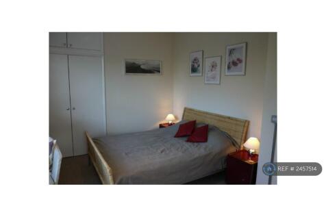Upstairs Bedroom 