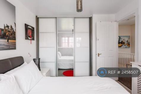 Master Bedroom With Fitted Wardrobes