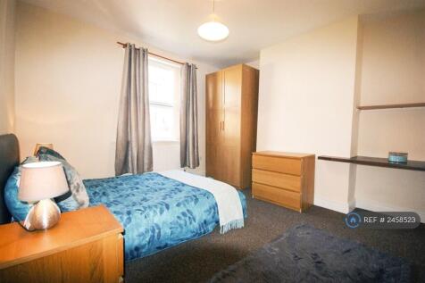 Bedroom 4 With Kingsize Bed 