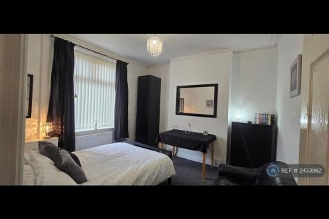 Furnished Front Downstairs Room Available