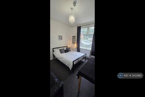 Furnished Front Downstairs Room Available