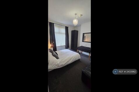 Furnished Front Downstairs Room Available