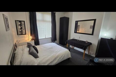 Furnished Front Downstairs Room Available