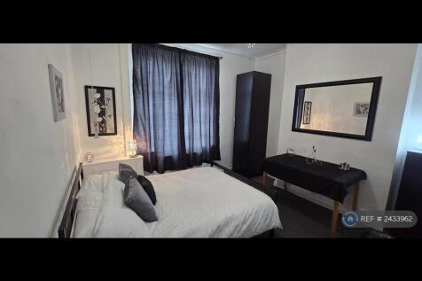 Furnished Front Downstairs Room Available