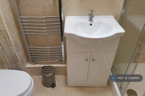 Your Own En-Suite Bathroom