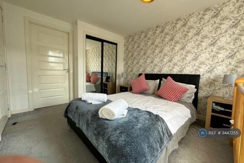 Master Bedroom With En-Suite