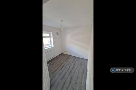 Medium (Double) Bedroom View 1