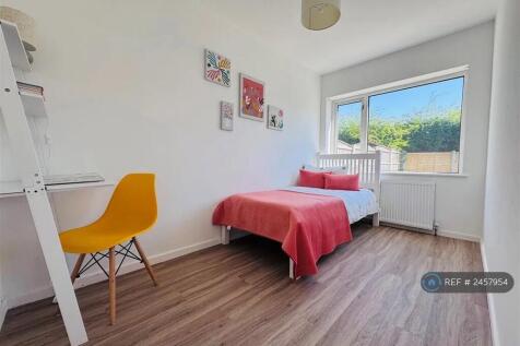 Fourth Bedroom / Study