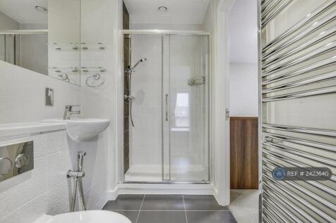 2nd Floor En-Suite