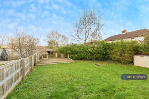 Garden/Decking Area
