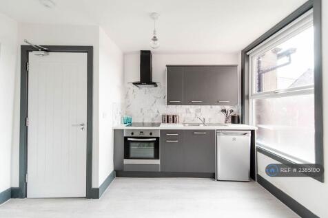 Living/Kitchen Area