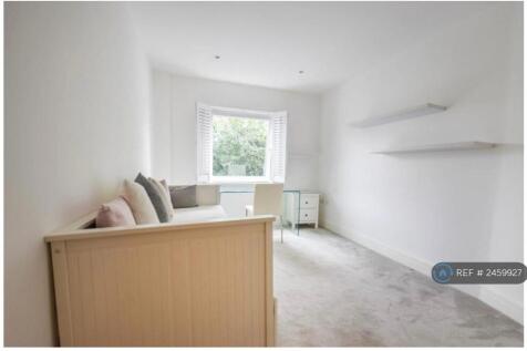 Second Bedroom With Daybed