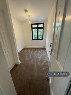 Room 5 - Available £160 Per Week