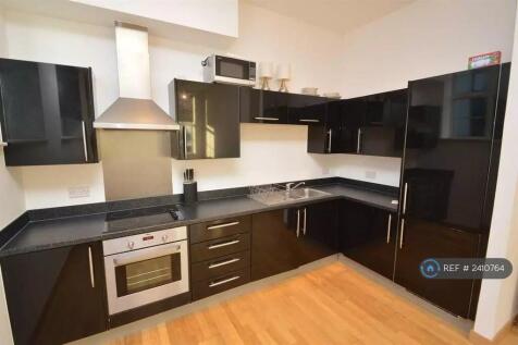 Fully Fitted Kitchen