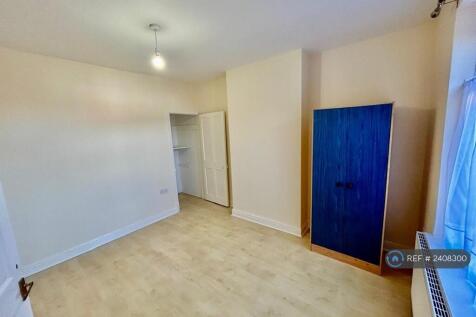 Middle Bedroom No2 Pic1