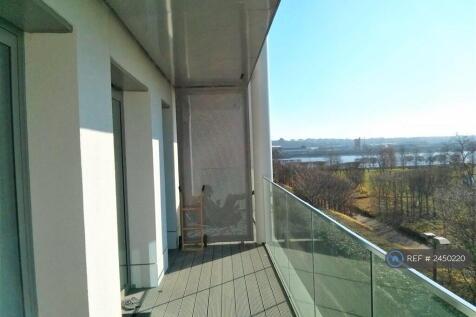 Huge 27ft Balcony	Overlooking Park &amp; River Thames